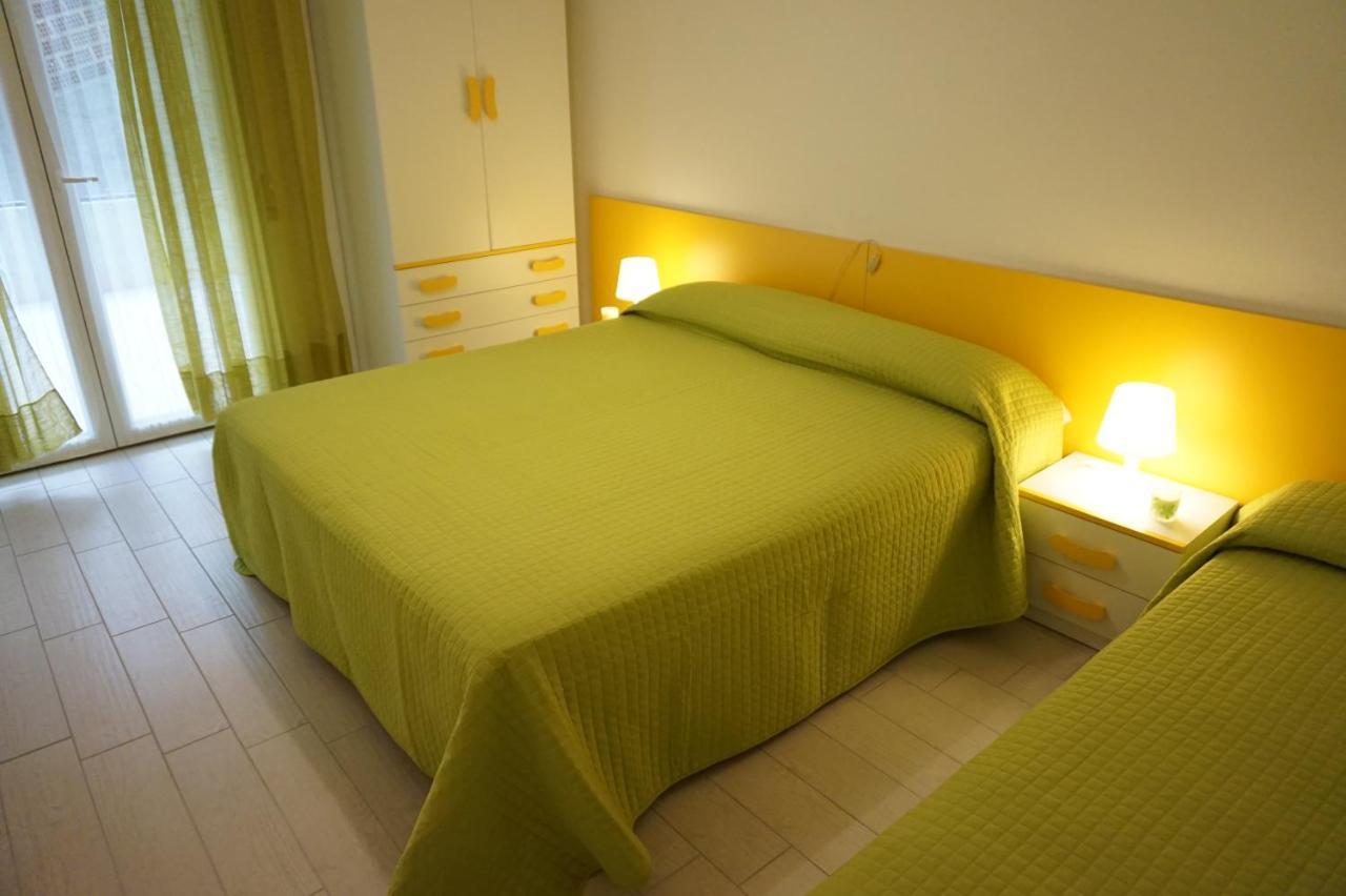 Residence Eva Lignano Sabbiadoro Extérieur photo