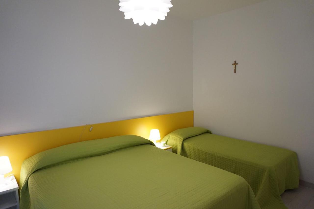 Residence Eva Lignano Sabbiadoro Extérieur photo