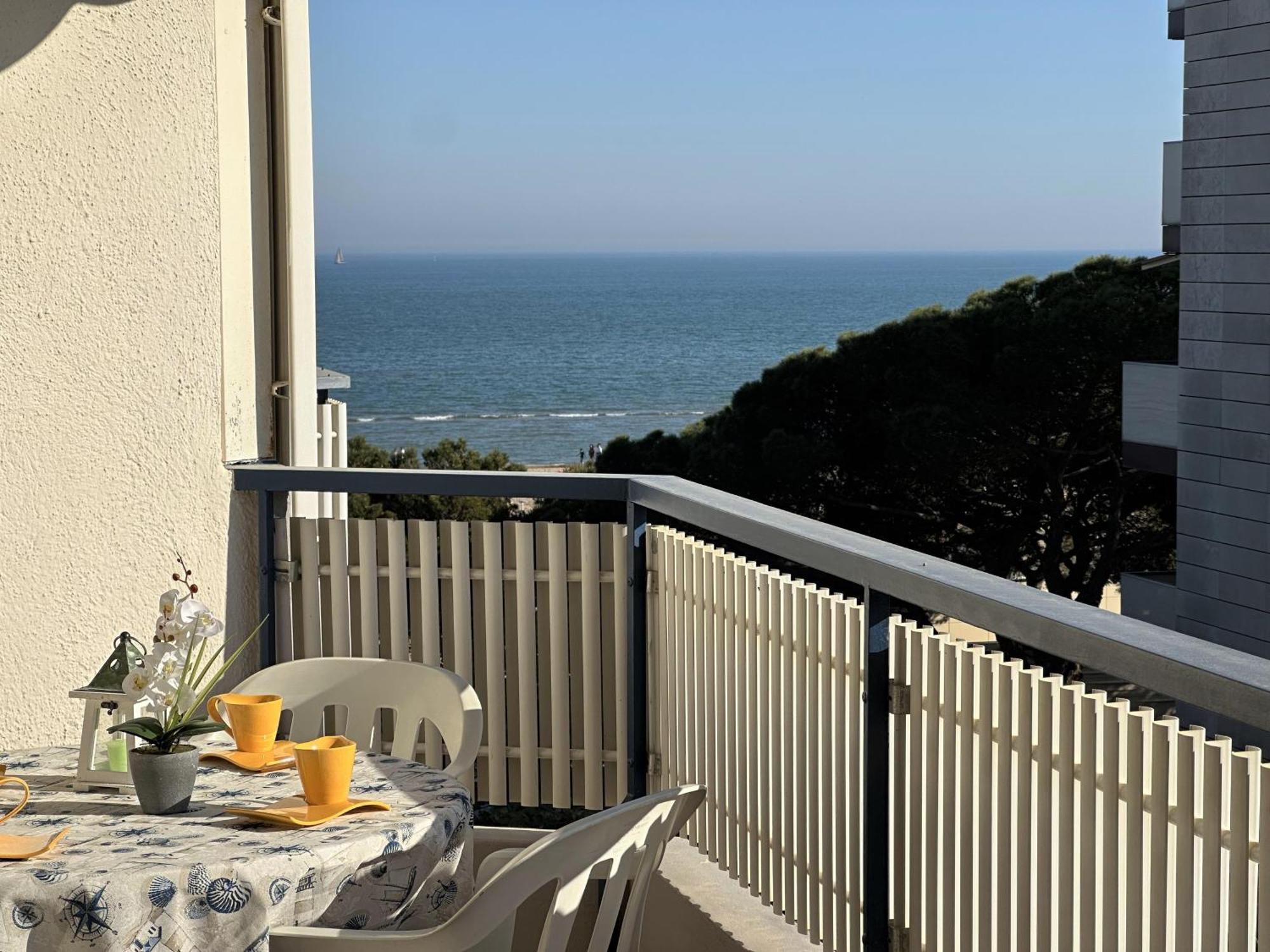 Residence Eva Lignano Sabbiadoro Extérieur photo